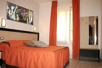 Pensión In 2000 Roma